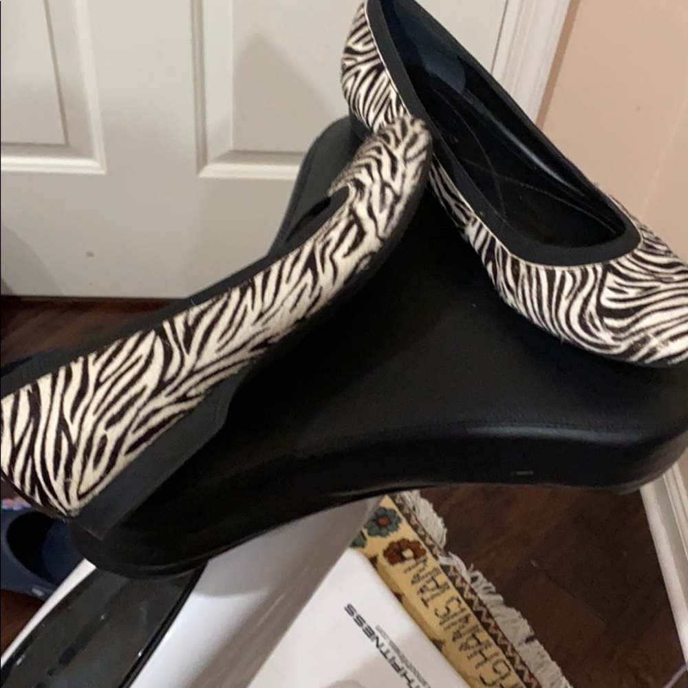 Shoes - Picture 2 of 2